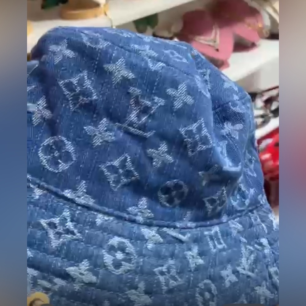 Navy reversible, 
Monogram Hat